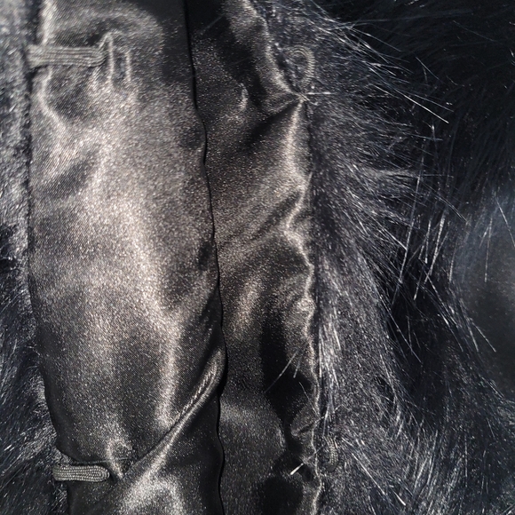 NWT MARK NEW YORK ANDREW MARC FAUX FUR VEST WITH FAUX SUEDE FRINGE - Picture 8 of 10